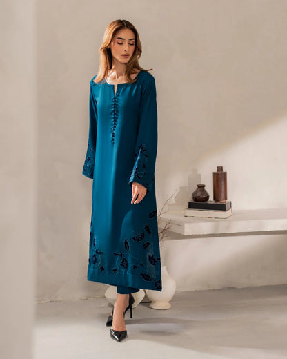 MANUSHI – Chanderi Silk Embroidered Kurta Pant Set with Organza Dupatta