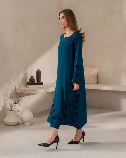 MANUSHI – Chanderi Silk Embroidered Kurta Pant Set with Organza Dupatta