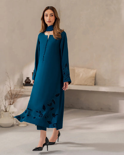 MANUSHI – Chanderi Silk Embroidered Kurta Pant Set with Organza Dupatta