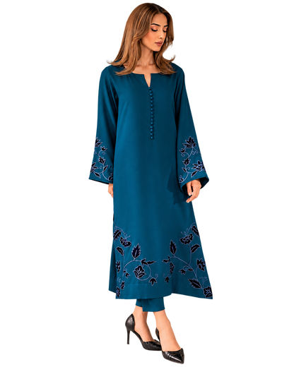 MANUSHI – Chanderi Silk Embroidered Kurta Pant Set with Organza Dupatta