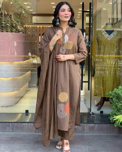 Women’s Embroidered Roman Fabric Kurta Pant Set with Chanderi Silk Dupatta